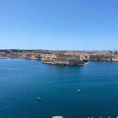 Superb 3 Bedroom Apartment In Valletta Exterior photo